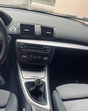 BMW Seria 1 cena 15500 przebieg: 242000, rok produkcji 2005 z Ujazd małe 326